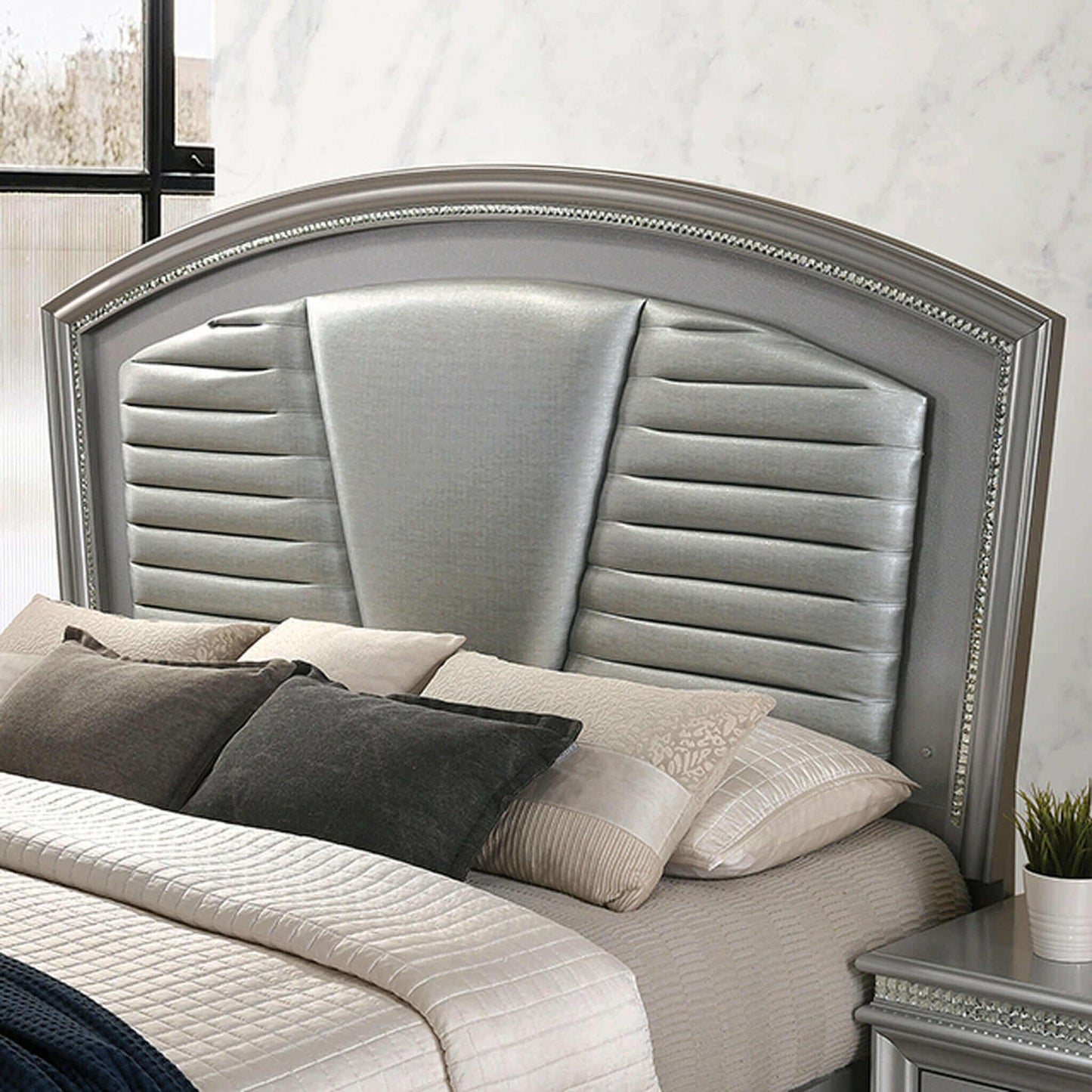 Maddie Eastern King Bed In Pearl White