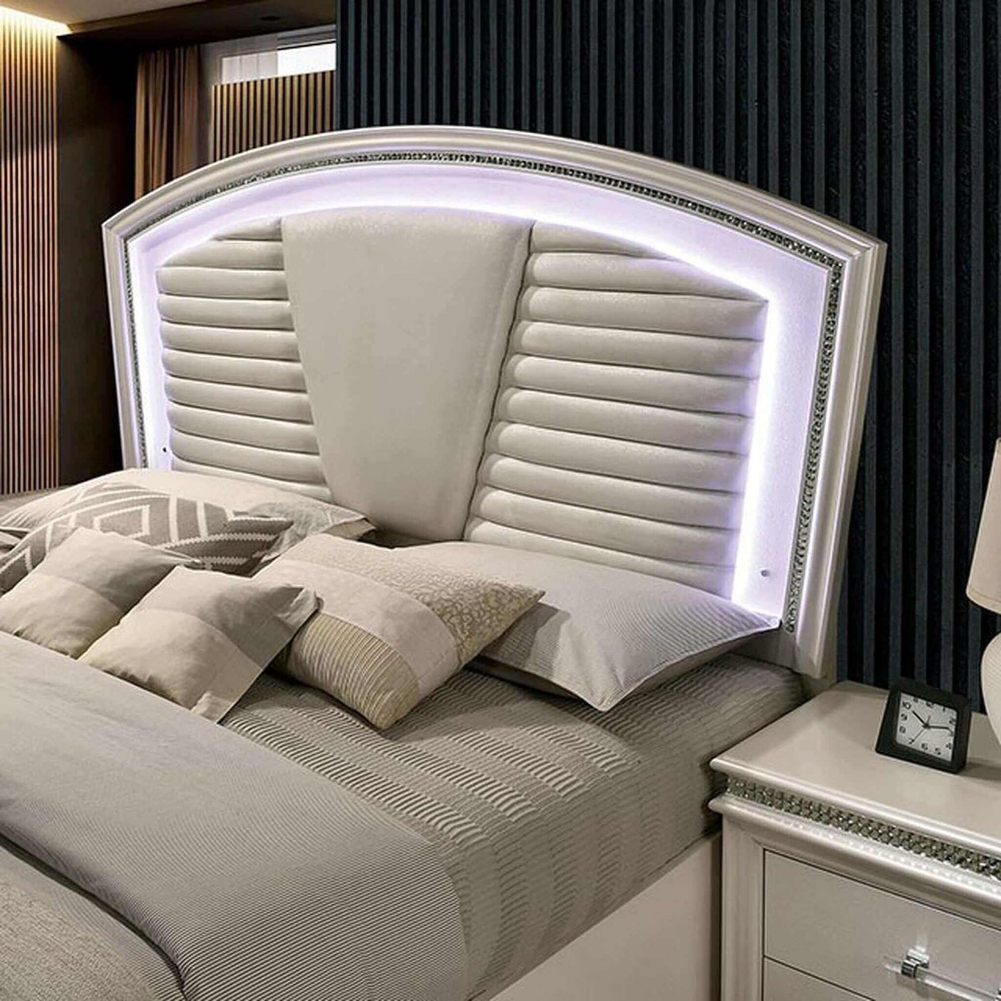 Maddie Eastern King Bed In Pearl White