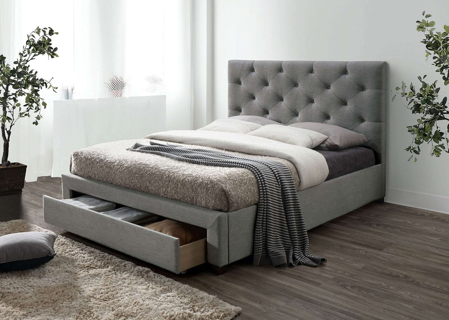 Sybella Queen Bed In Dark Gray