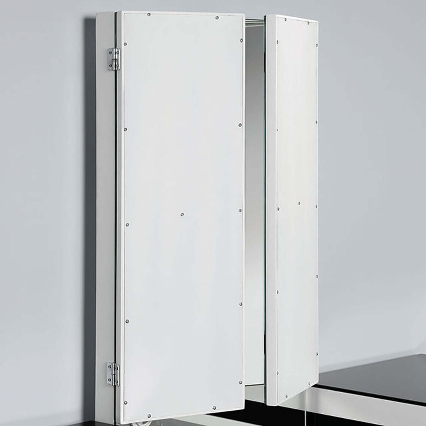Vanity Set In White and Black
