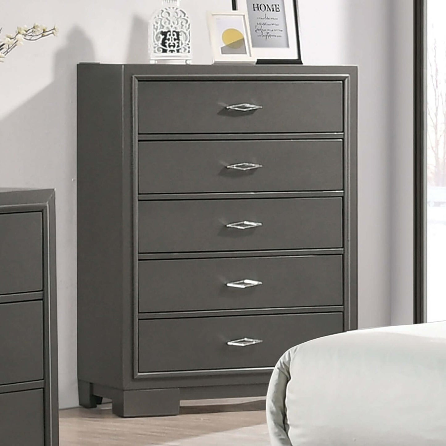Alison Bedroom Set In Dark Walnut