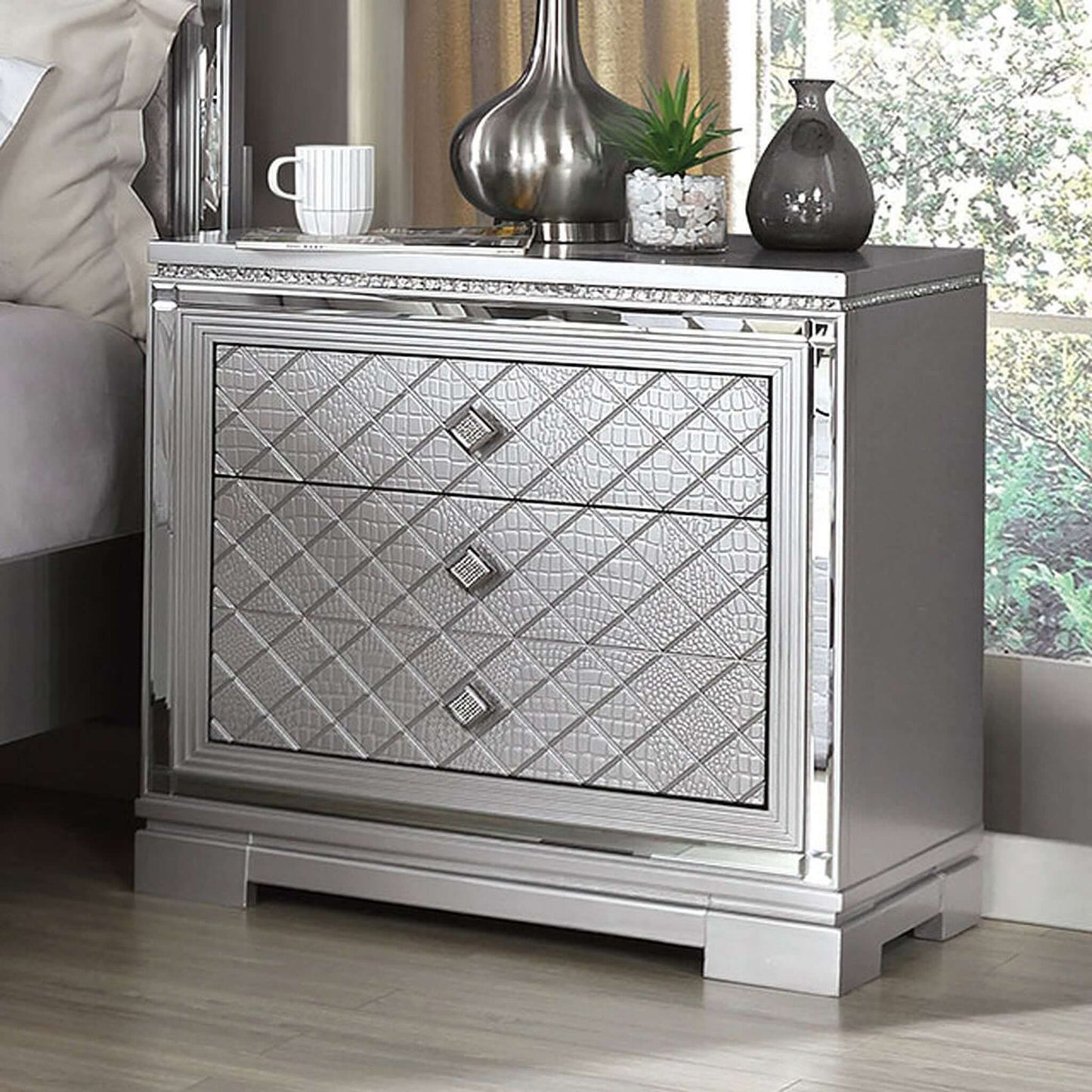 Belleterre Silver Panel Bedroom Set