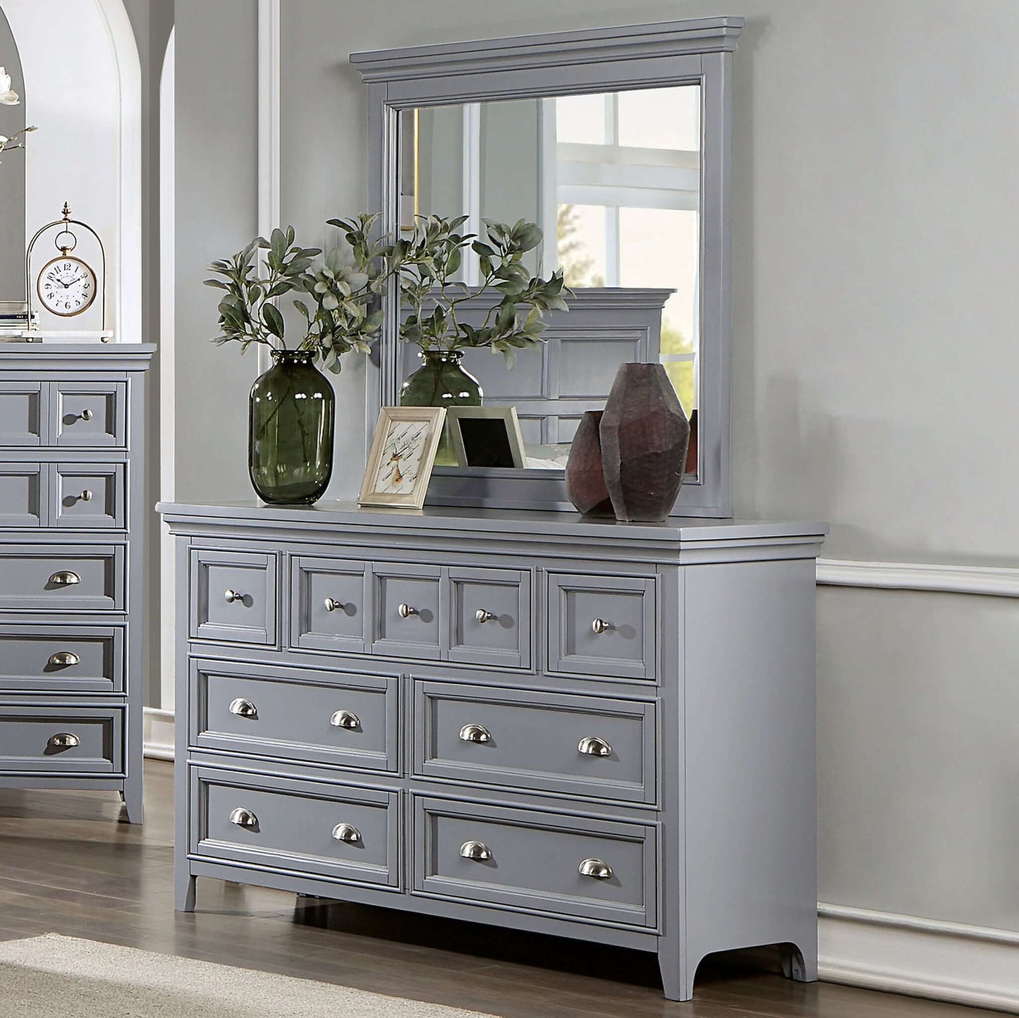 Castlile Bedroom Set In Gray