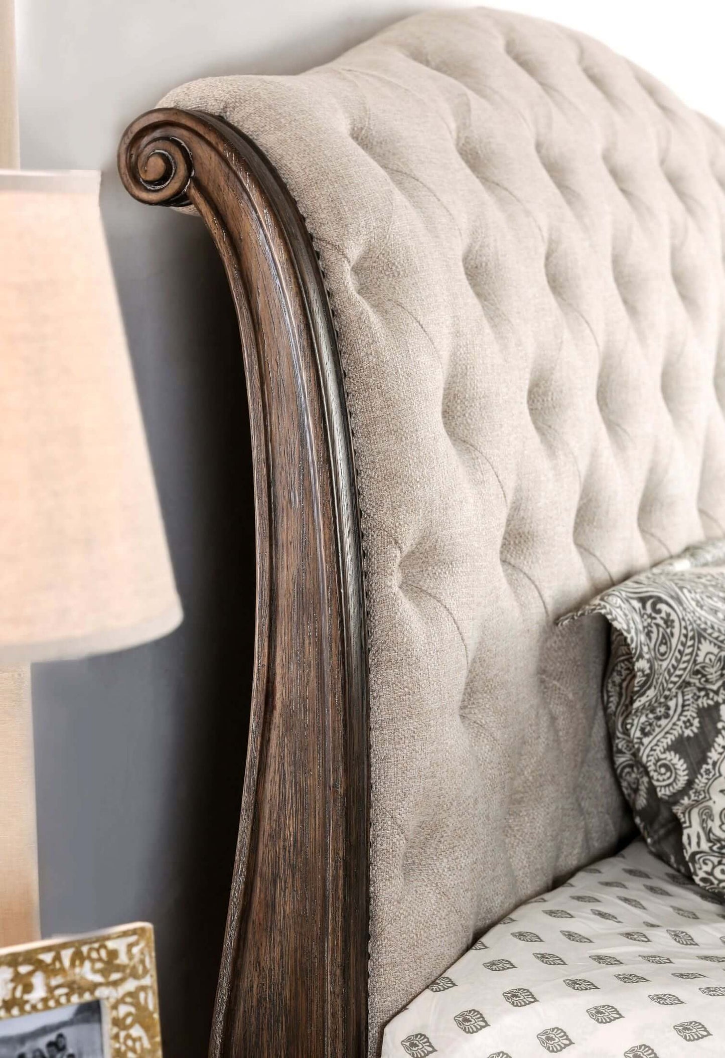 Lysandra Rustic Natural Tone Queen Sleigh Bed
