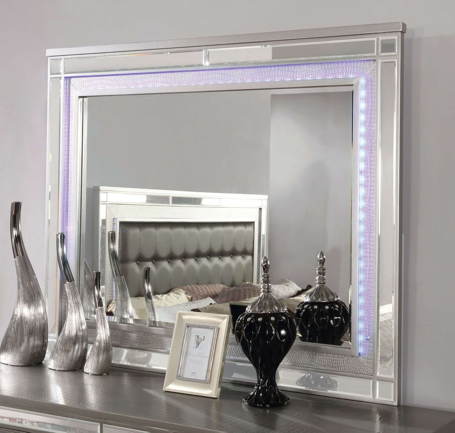 Brachium Silver Mirror