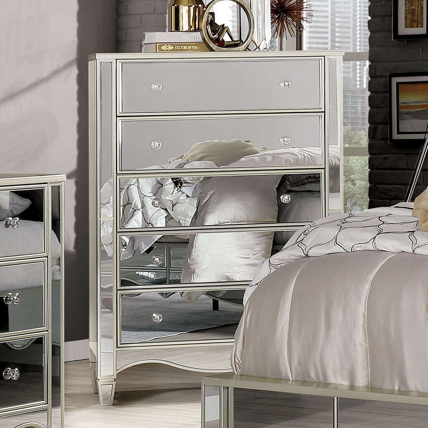 Eliora Chest In Silver