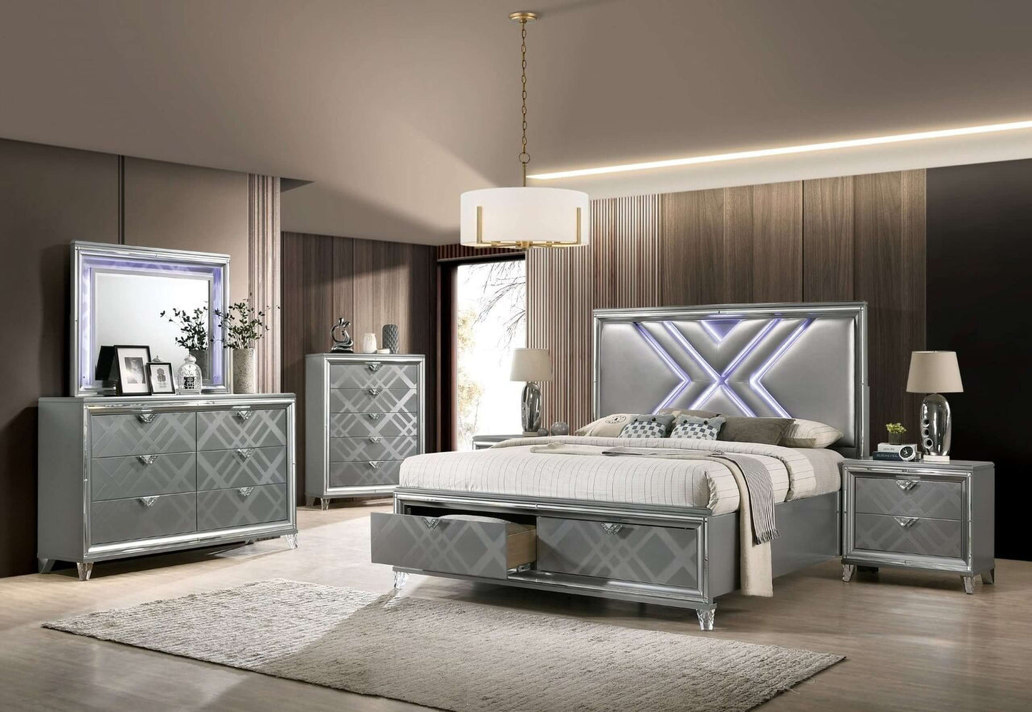 Emmeline Eastern King Bed In Silver