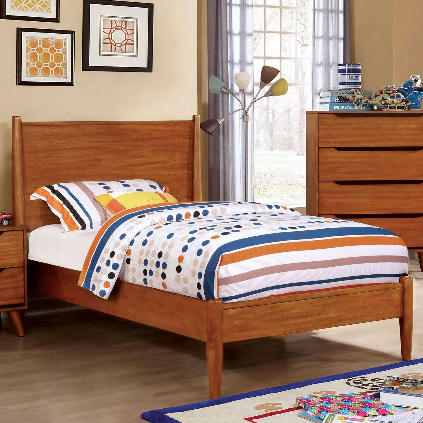 Lennart Full Bed In Oak