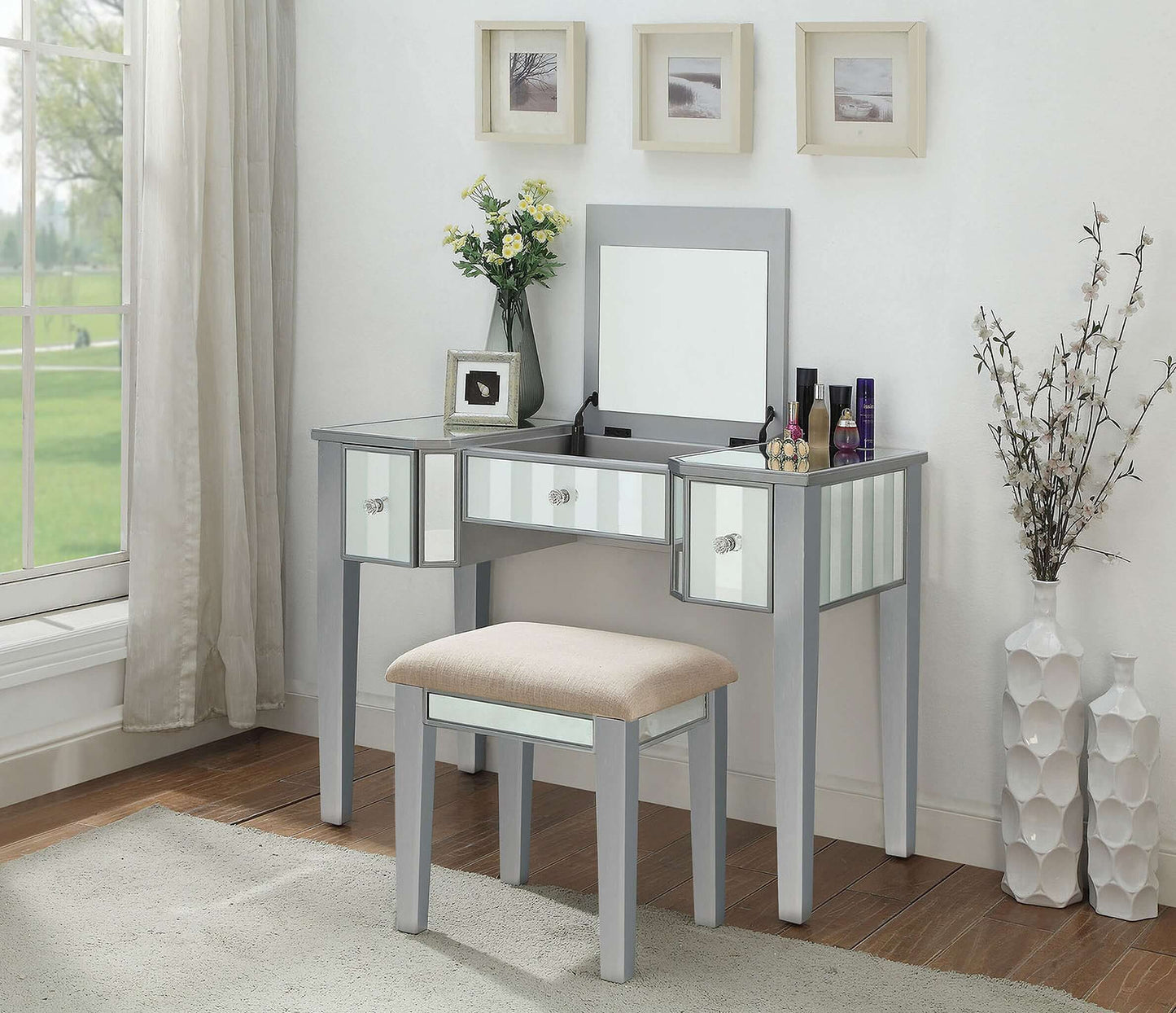 Joyce Vanity With Stool In Silver