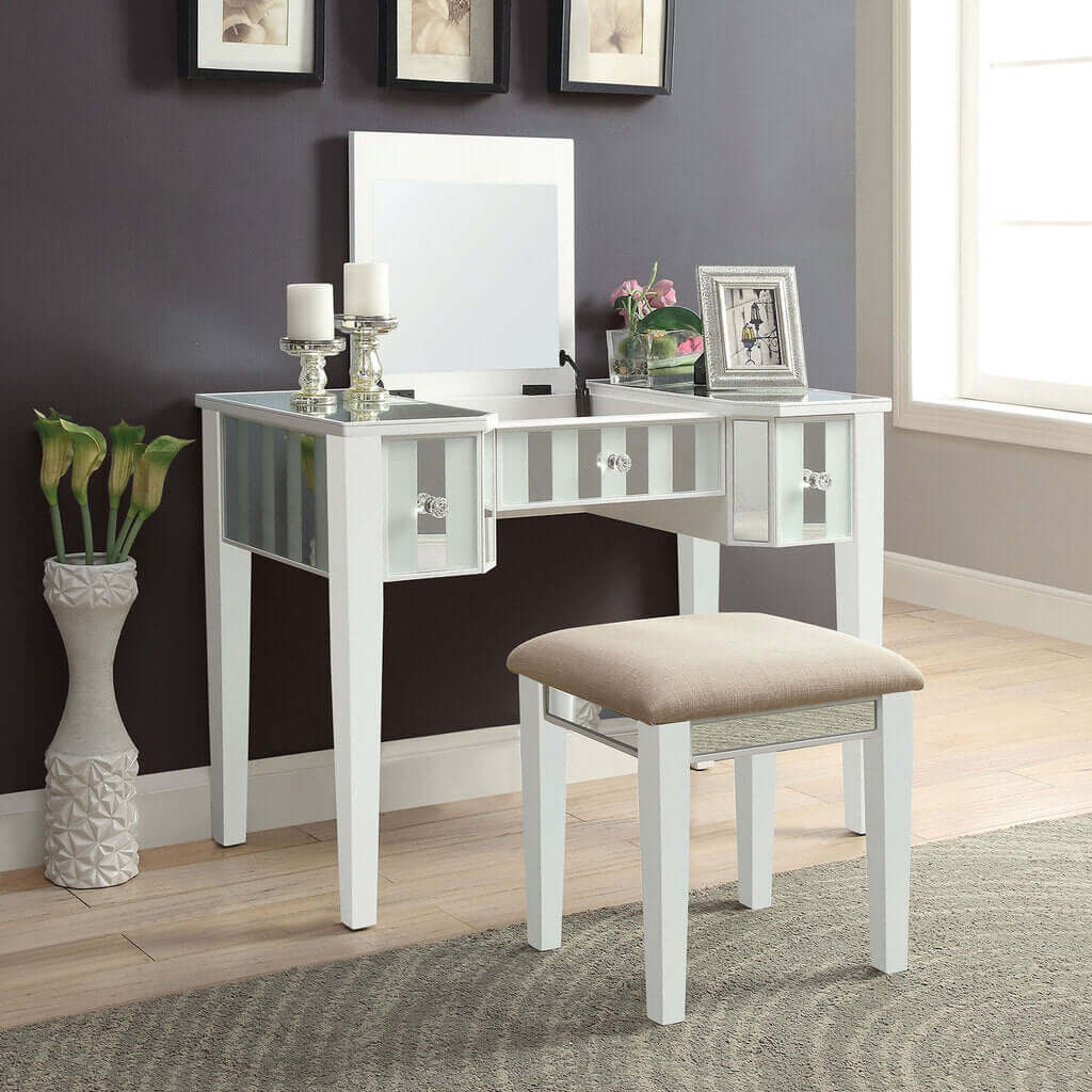 Joyce Vanity With Stool In Silver