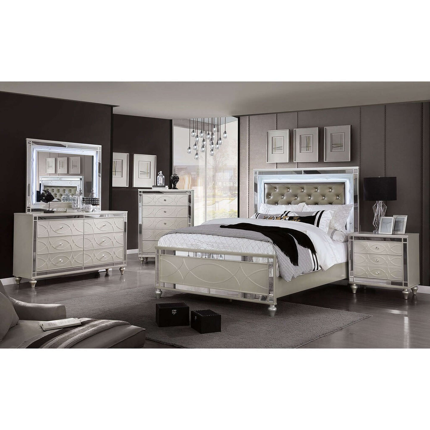 Manar Chest In Silver