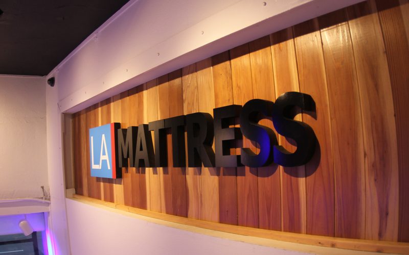 LA Mattress Store exterior